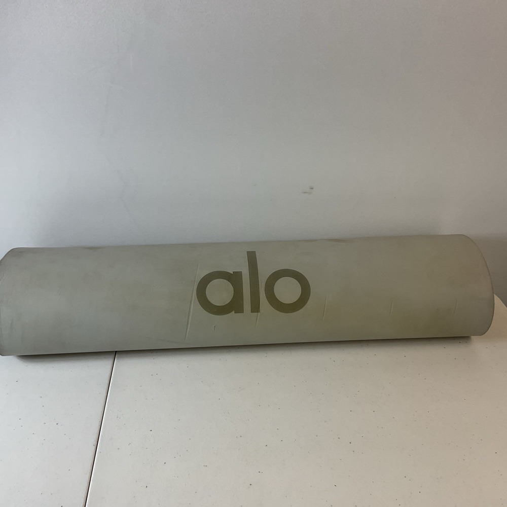 Alo Yoga Warrior Yoga Mat Smoky Quartz Good used condition